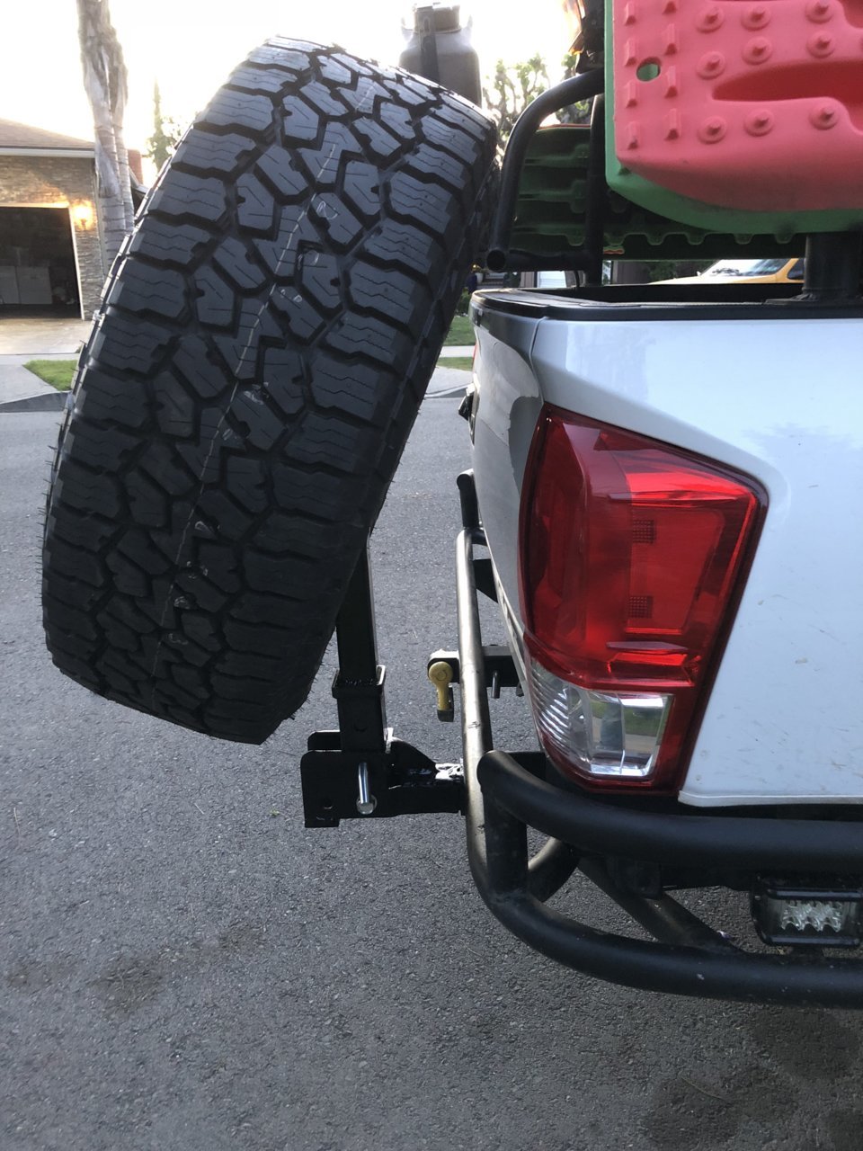 hitch mount tire carrier