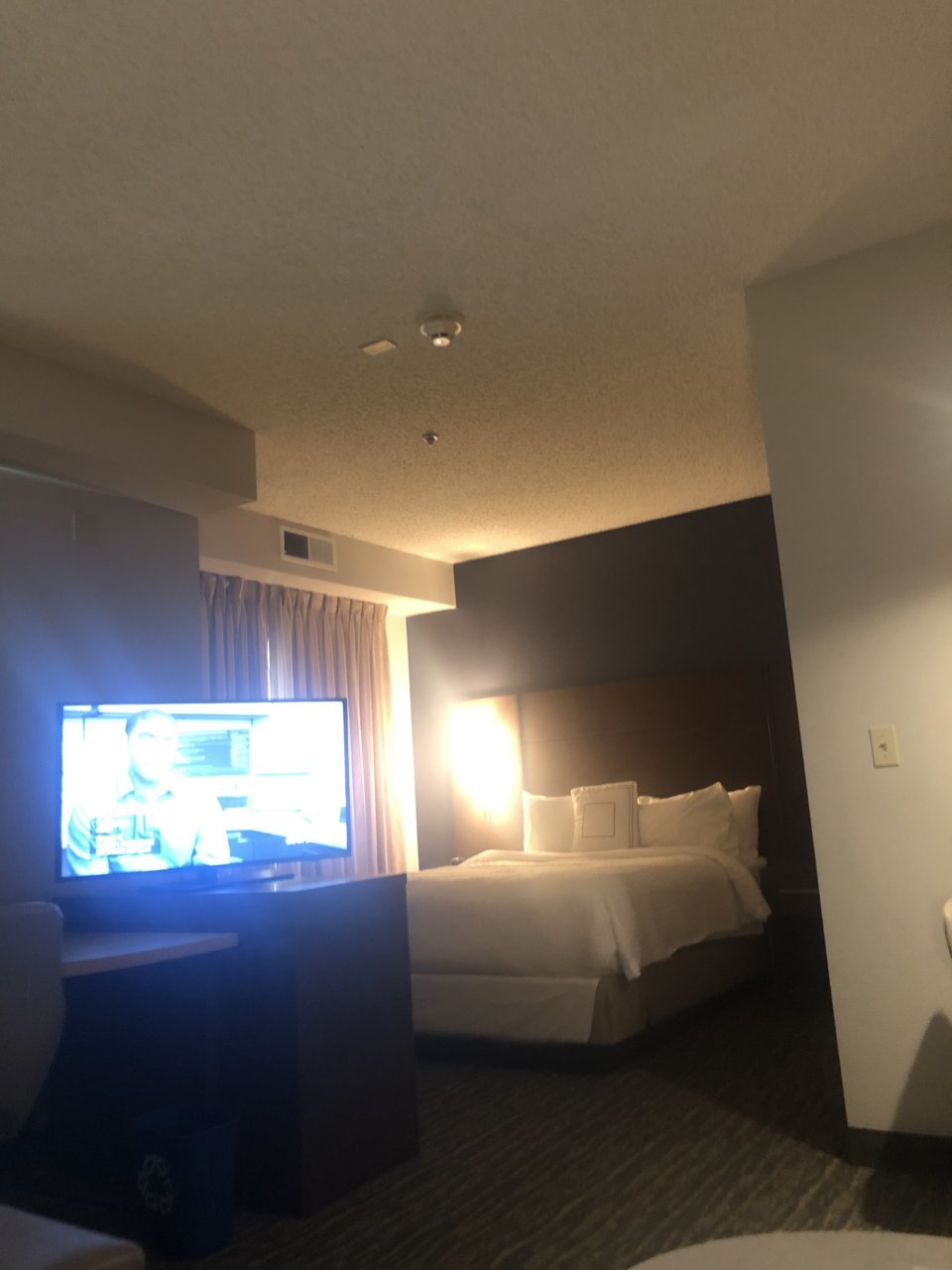 957DC8AE-C4E5-48C7-A22F-1F194E92803A.jpg