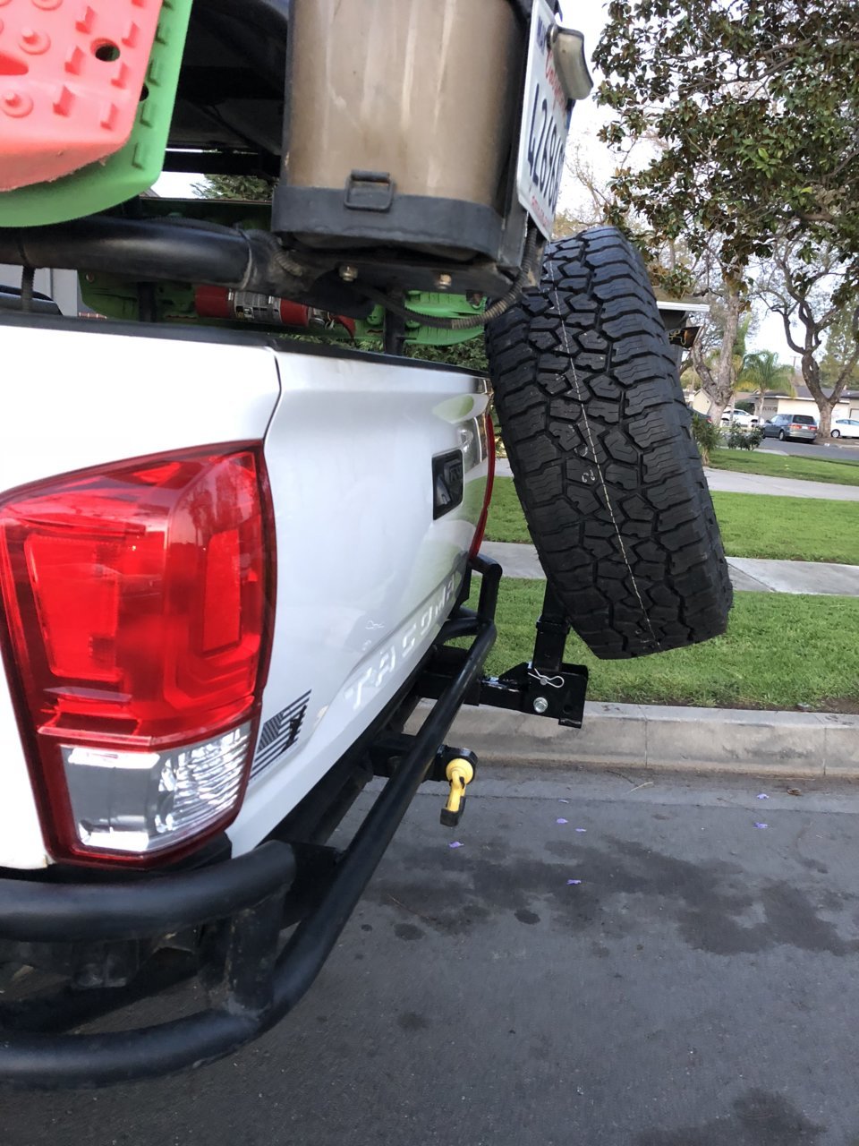 2 hitch spare tire carrier