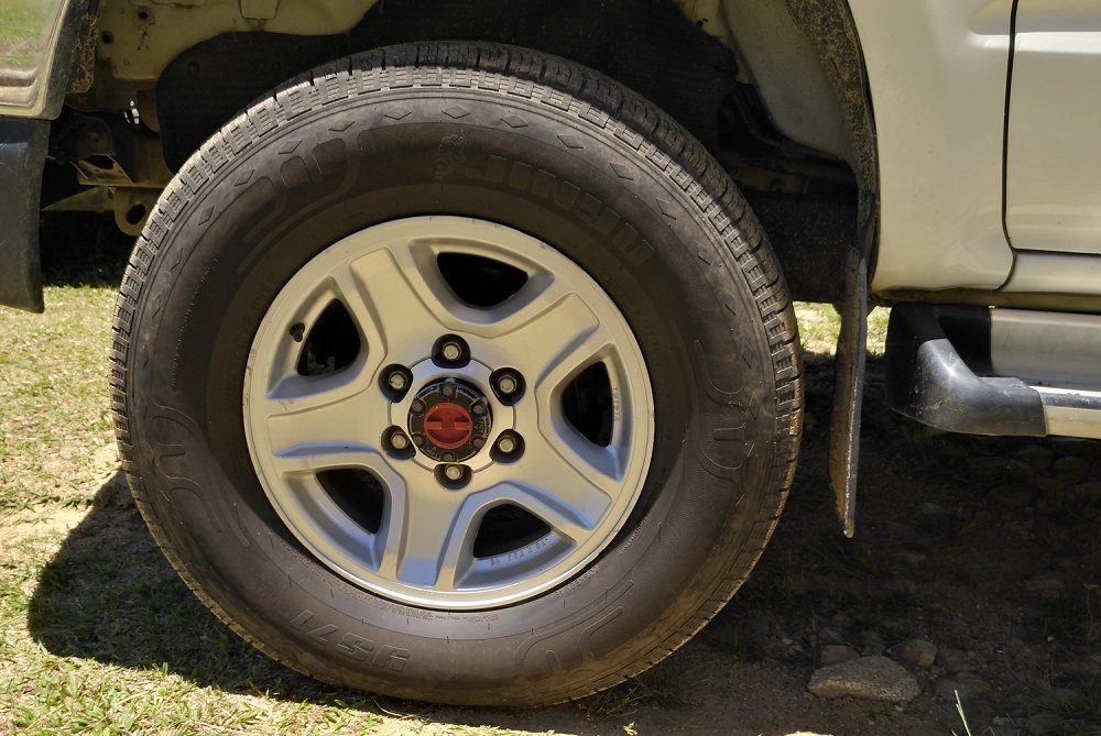 9wheel w cap.jpg
