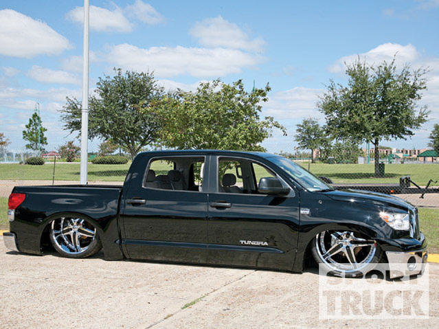 _midnight_fantasies_lake_front_tour+custom_toyota_tundra.jpg
