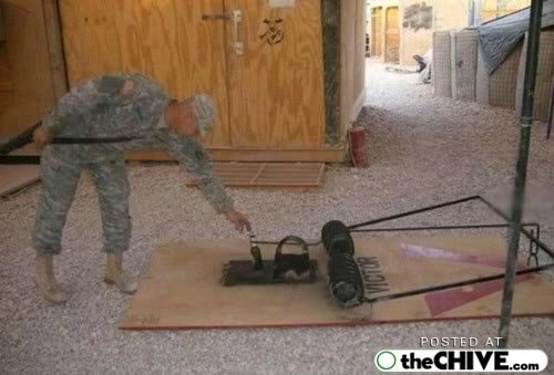 a-funny-iraq-us-soldier-pics-2_d19a43d3ddc76ab4ee58774d9523c7ccbba32a9a.jpg