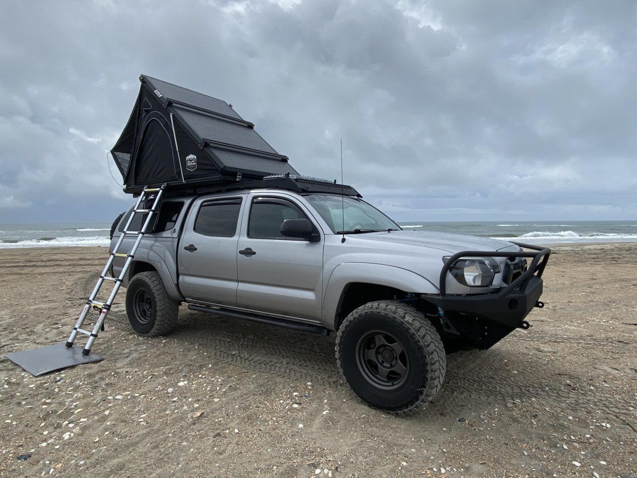 Mt. Hood Aluminum Hardshell Rooftop Tent: Double-Channel