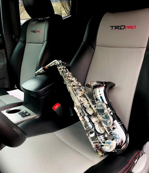 a5bs on front seat.jpg