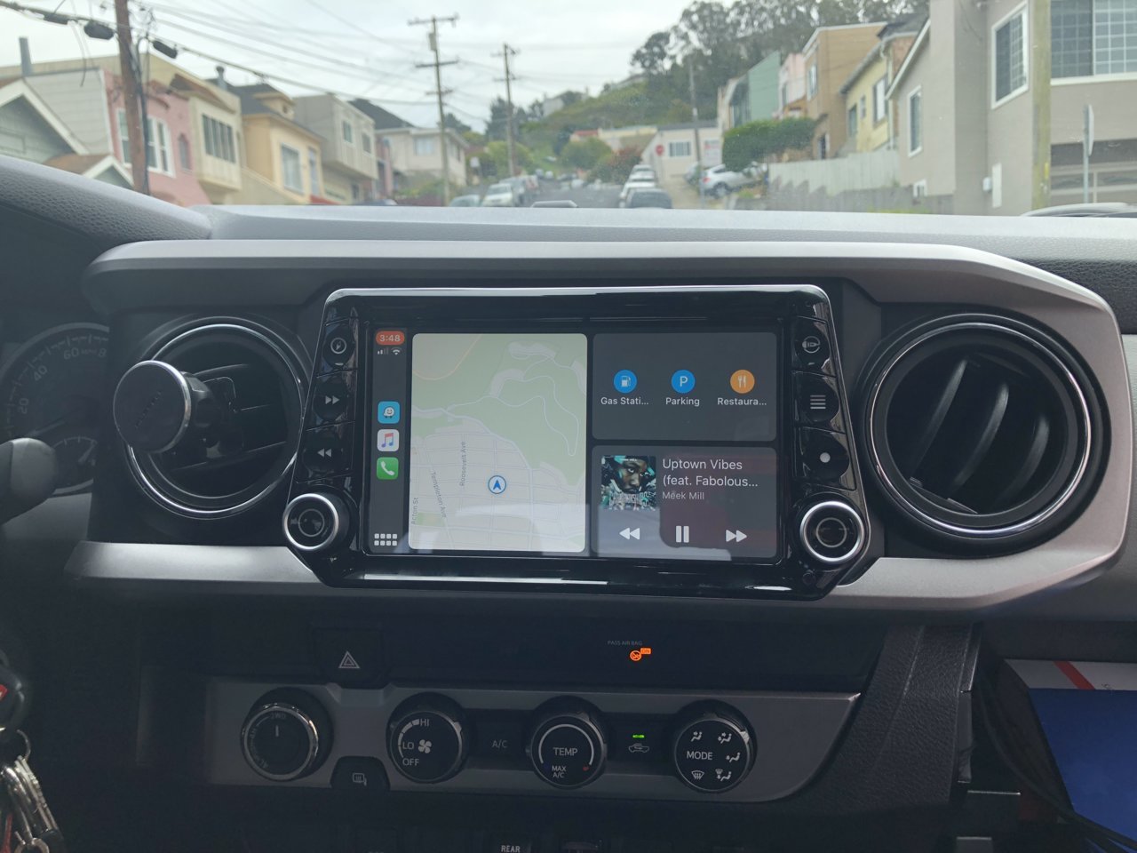 Stinger Elev8 car stereo! Apple carplay World
