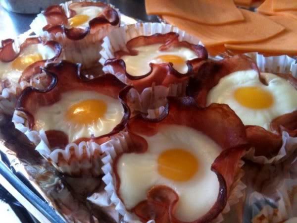 aaaa-Bacon-And-Egg-Cupcakes_3197272287780a47d05fd265ee67d48cf939e412.jpg