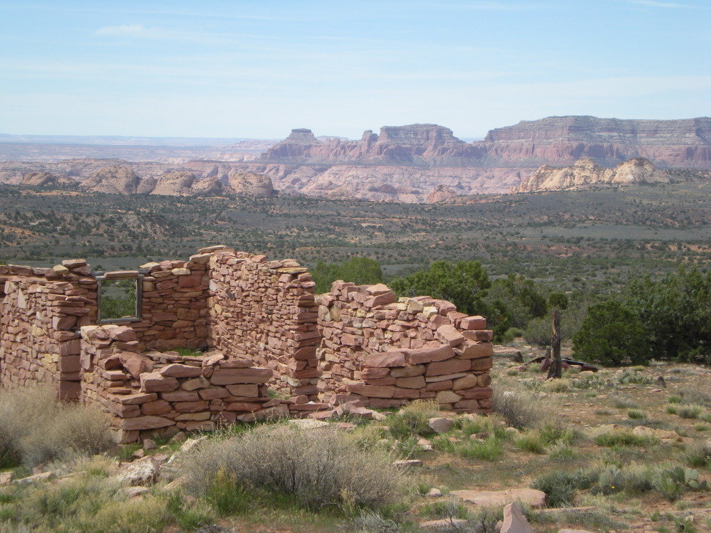 AbandonedBuilding_e4aaef51672fc65d90d35c7926d669da6224cb63.jpg