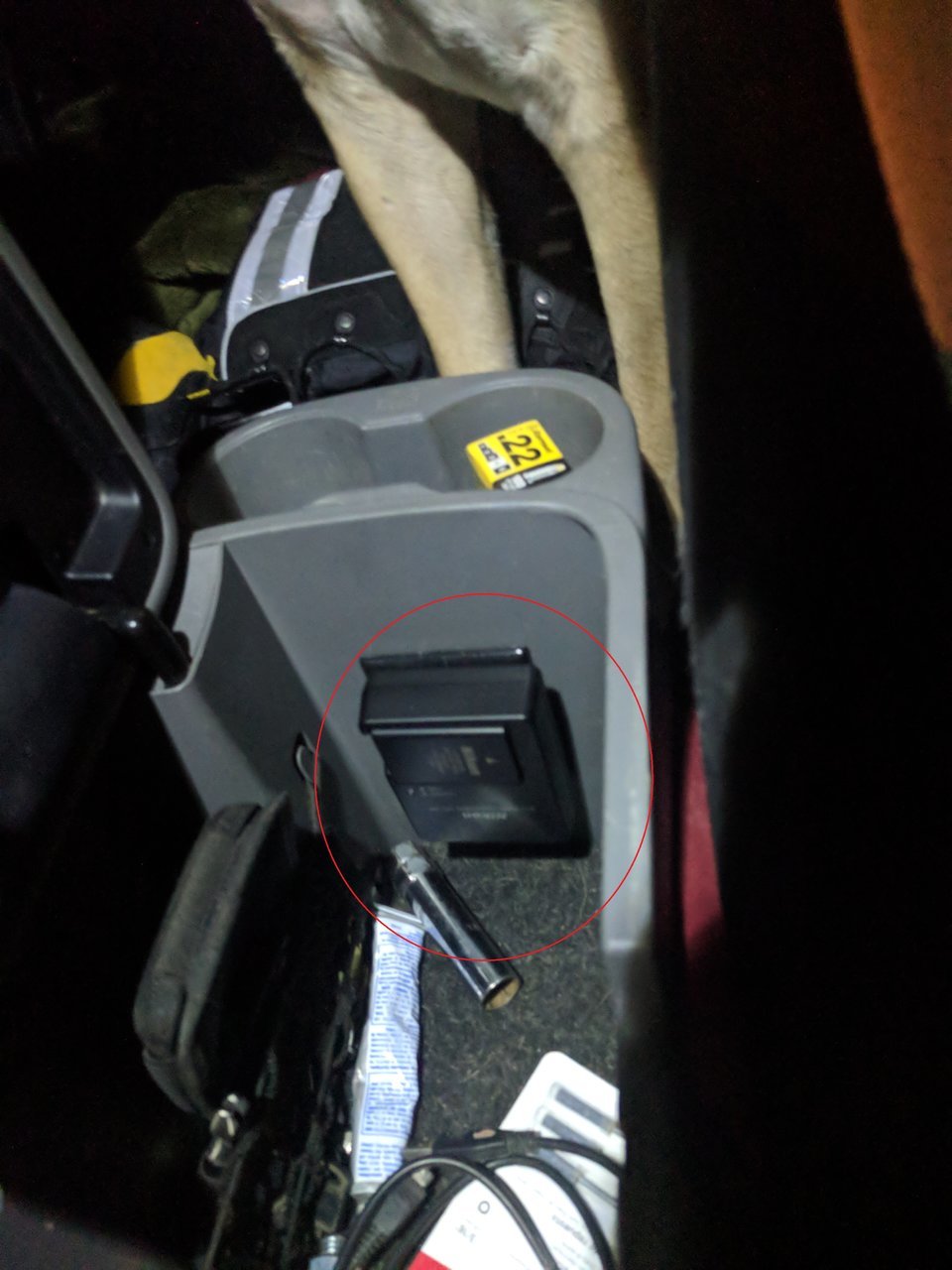 AC outlet in cab.jpg
