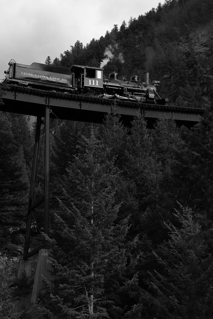 Across%20the%20bridge_22d6a3ad02d86512679eebb44d027a2a7b7dc317.jpg