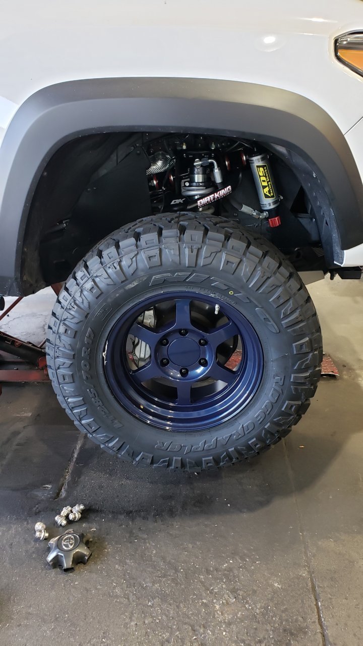 ADS Suspension with Wheel and Tire.jpg