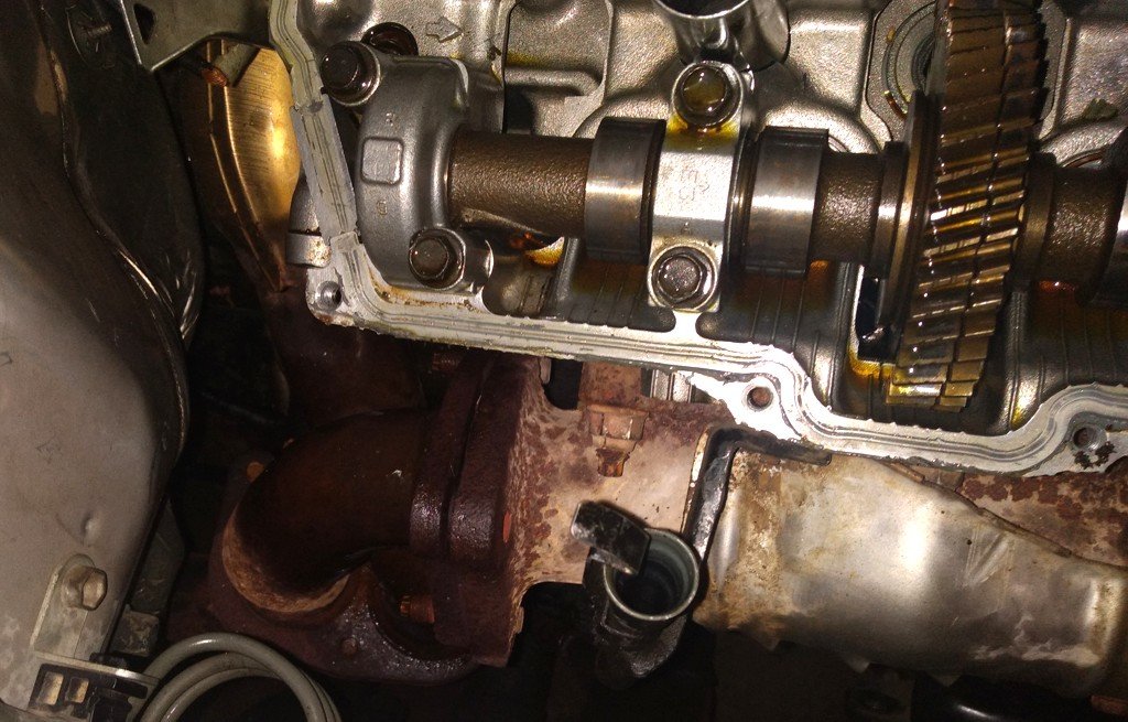 AEJ_00_Crossover_Pipe_Bolts_a31368b4c5c761f8d4781fa55af33c0d265552fd.jpg