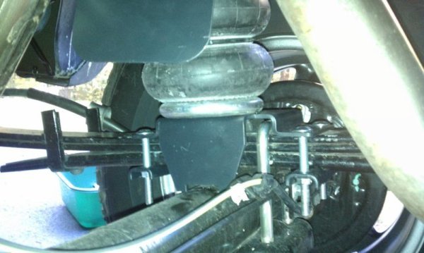 Air Bag bracket to axle.jpg