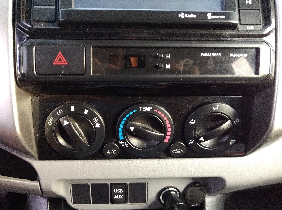 Air Knobs 1 OEM.jpg