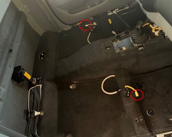 airbag plugs.jpg