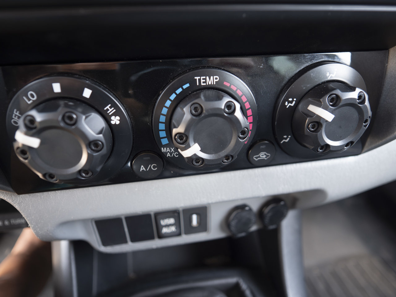 ajt_design_knobs.jpg