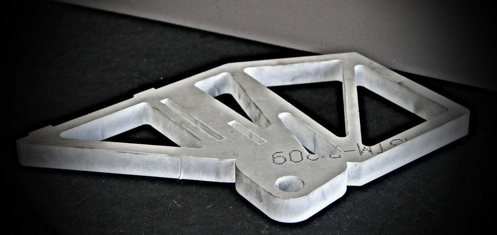 aluminupright_zps4o8fhowb_3ab4d5603eb2504cbb86edff0a0be808d3ded3ab.jpg