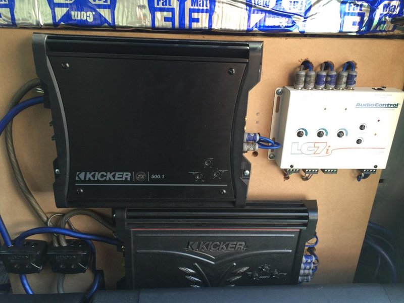 amp rack.jpg