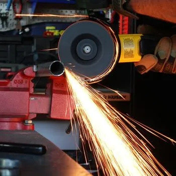 angle-grinder-cutoff-wheel-metal-pipe.jpg