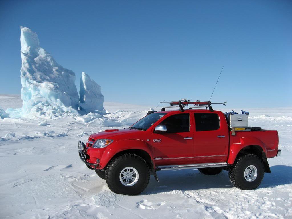 arctic-trucks-hilux-red-top-gear-1_zpsda_32c86d7d31221cf5d042e4d839c9d424e1b62036.jpg