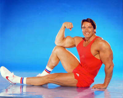 arnold-schwarzenegger-flexing-on-floor_f4a51923af07153c06ce1d59436f091970d10d4a.jpg