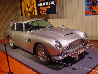 AstonMartin007_508339b34058f35bb5608cd654fb8dcd330b037c.jpg