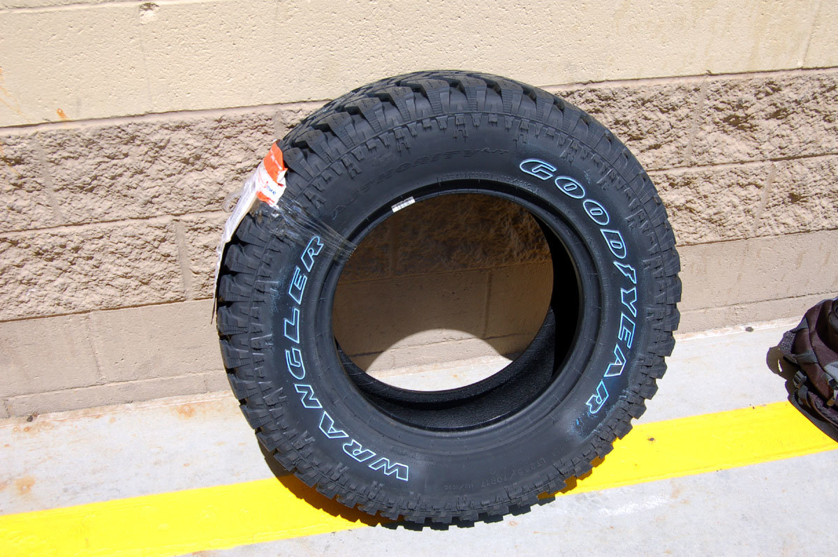 Goodyear Wrangler Authority A/T 275/65R18 116S All-Terrain Tire