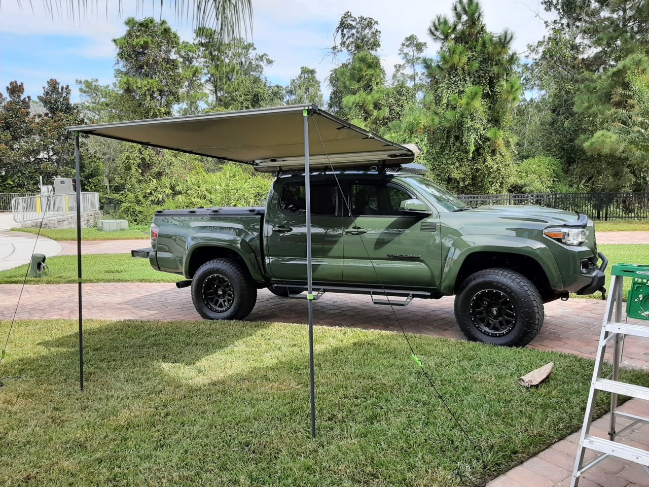 awning 1.jpg