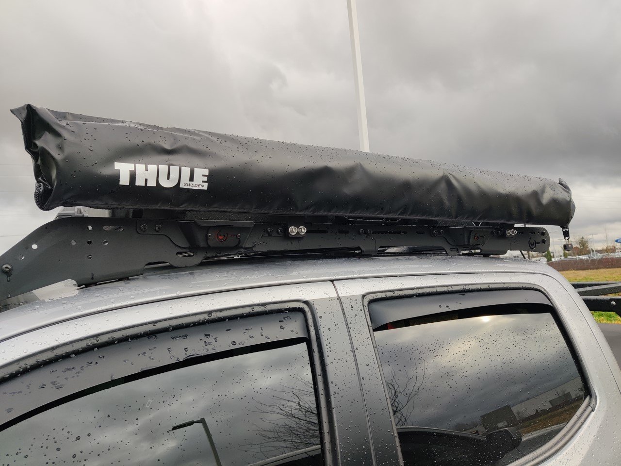 Awning Pic 1.jpg