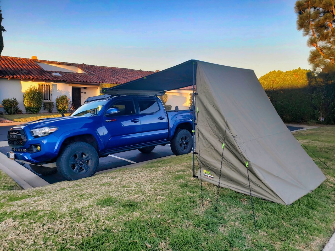 Awning01.jpg
