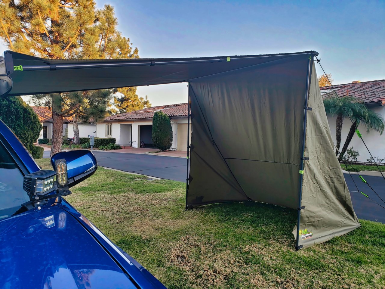 Awning02.jpg