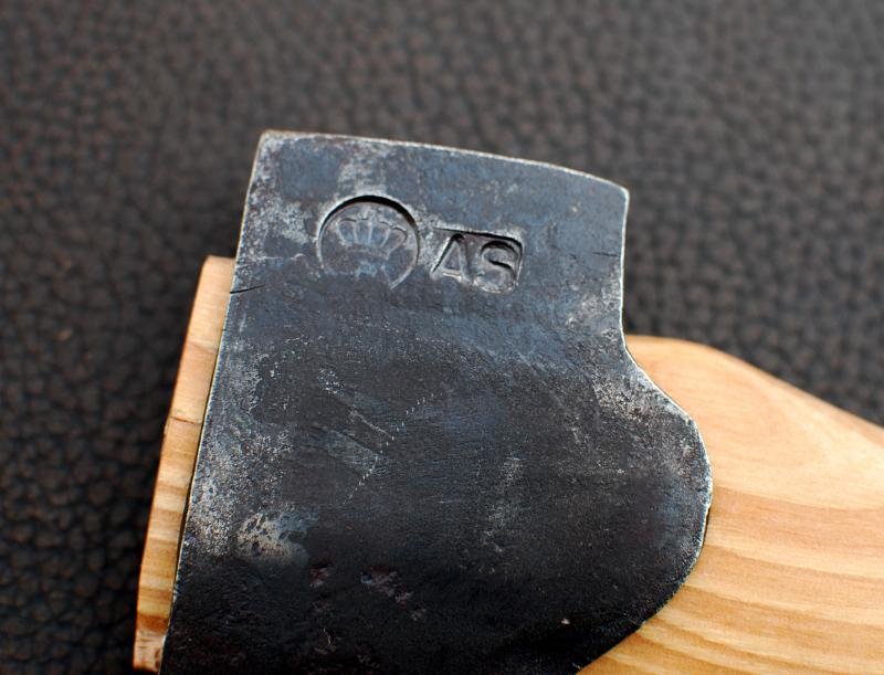 Axe4_zpscef8c607_c0ccbb24ee1ec1675600120b13eddc8191cd3e2d.jpg