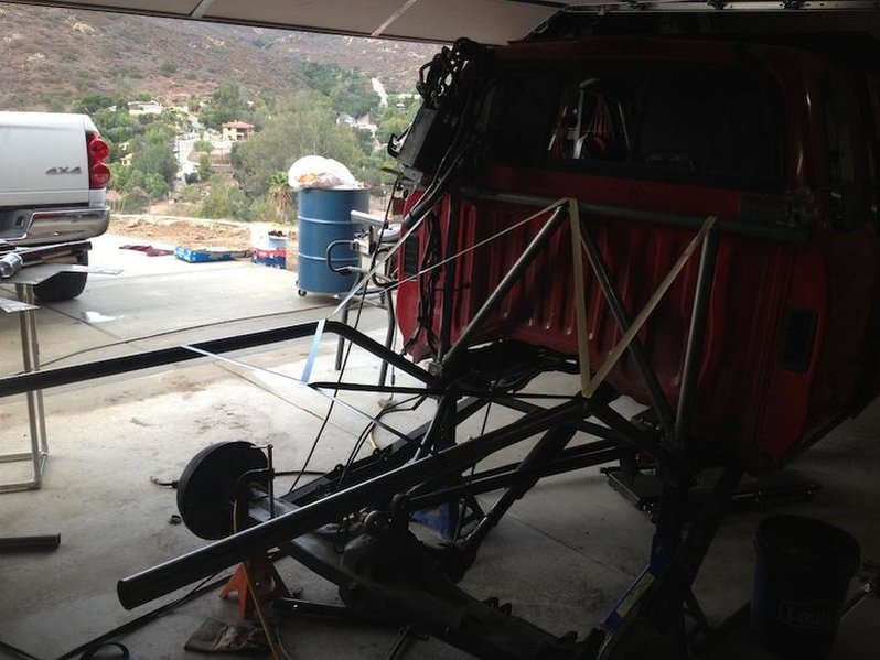 axle on jacks.jpg