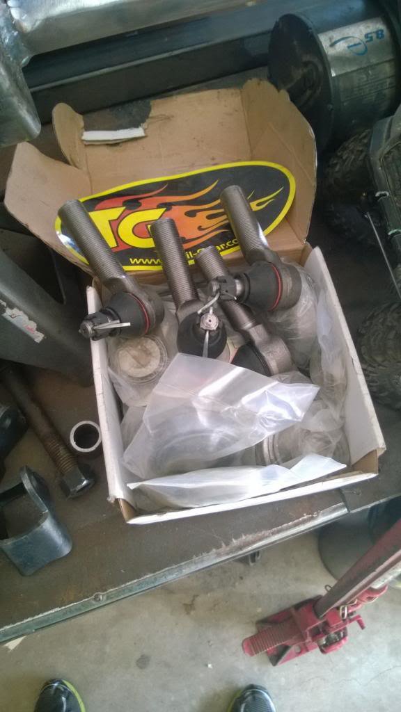 axlestuff_zps56596c48_548c344958114674cbc156b751f3c37cc9176829.jpg