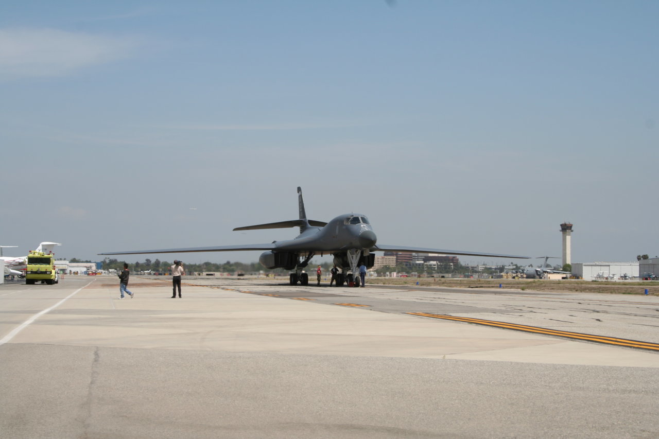 B-1B arrival 5-3-07 040.jpg
