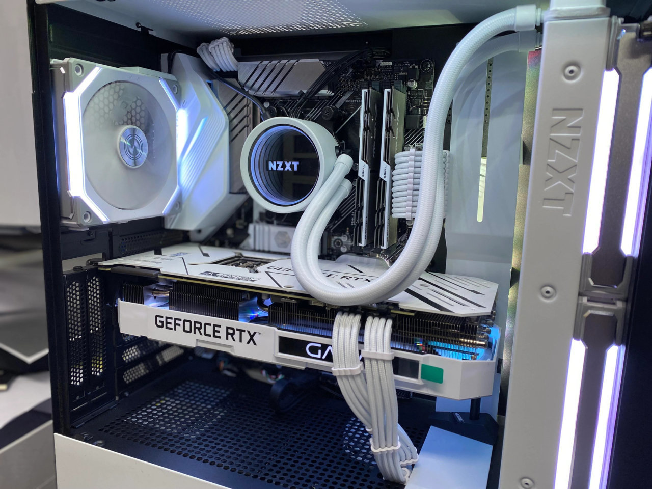 b6ipesm8c4181.jpg