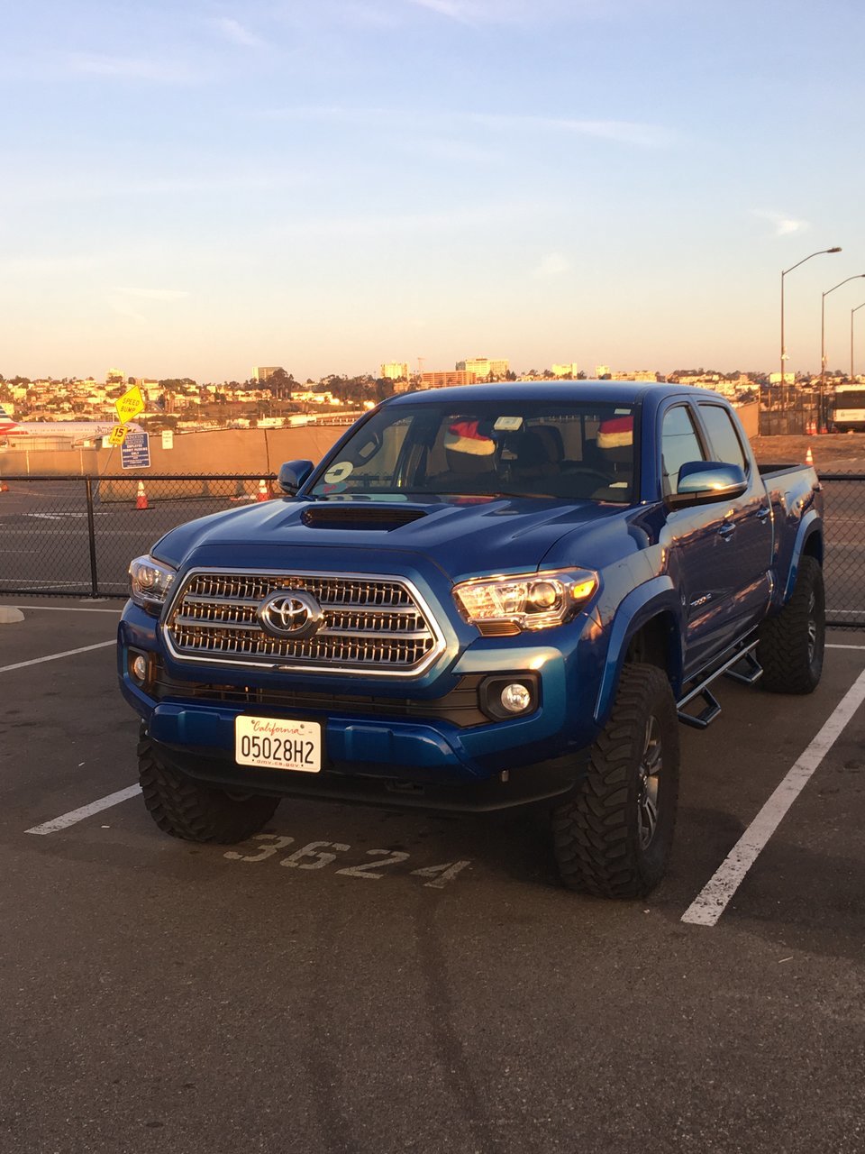 2017-toyota-tacoma-4x4-trd-sport-trac-off-light-and-engine-light-on