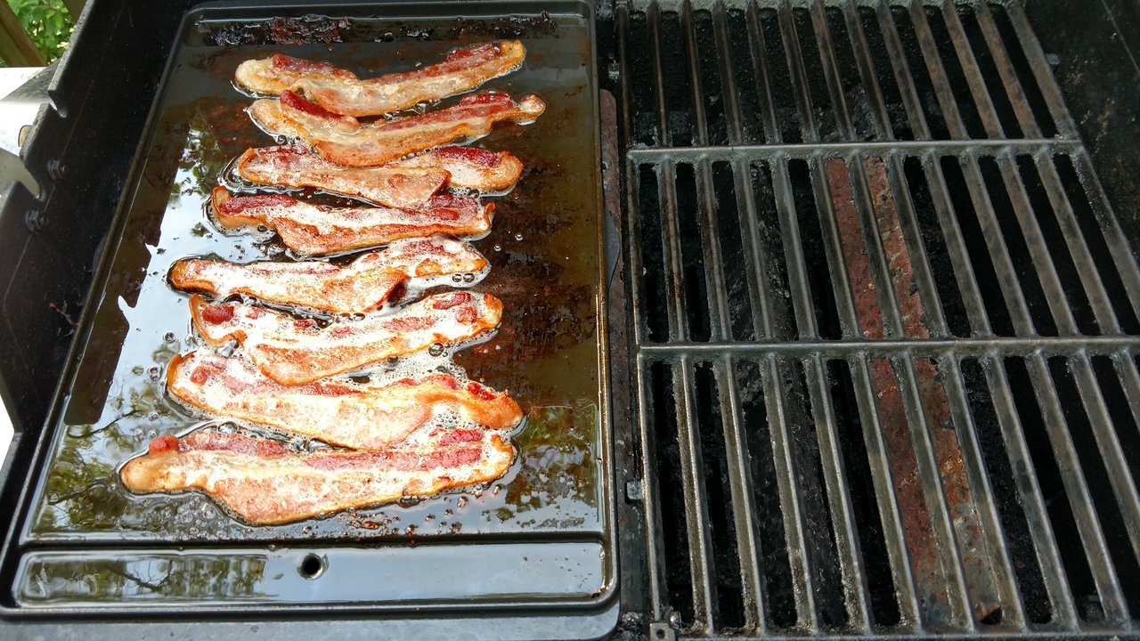 bacon on the weber.jpg