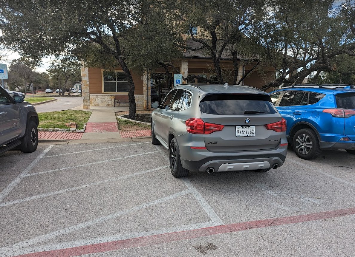 bad_parking_BMW_X3.jpg