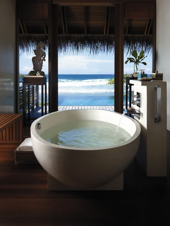 bathtub-overlooking-beach.jpg
