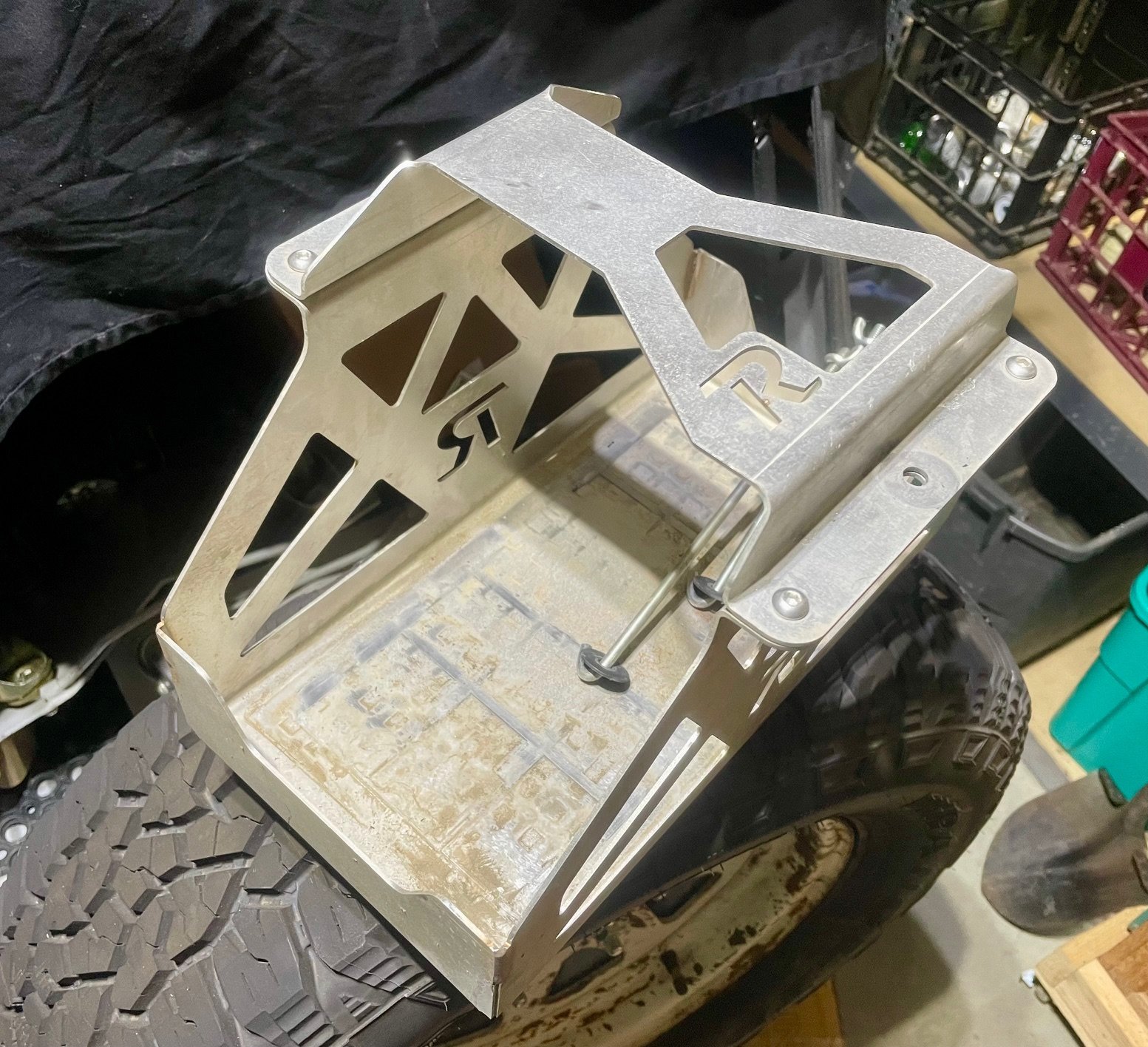 Battery Box 01.jpg
