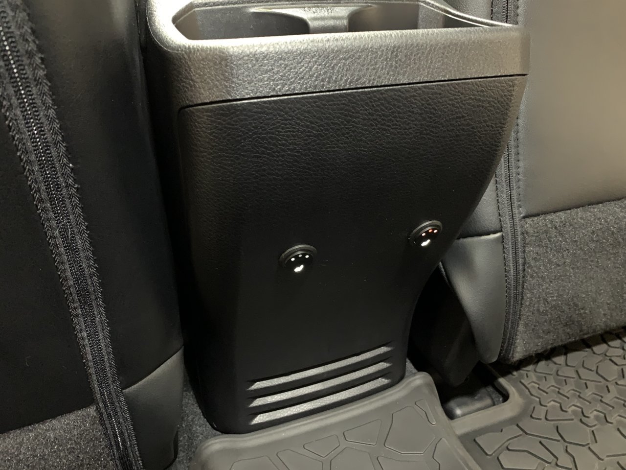 BDC7EA09-AC46-48C7-B9FA-1F45F6CAB296.jpg