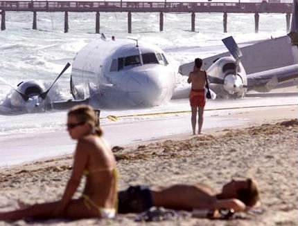 BEACH PLANE..jpg