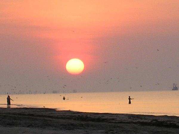 beach sunrise 2.jpg