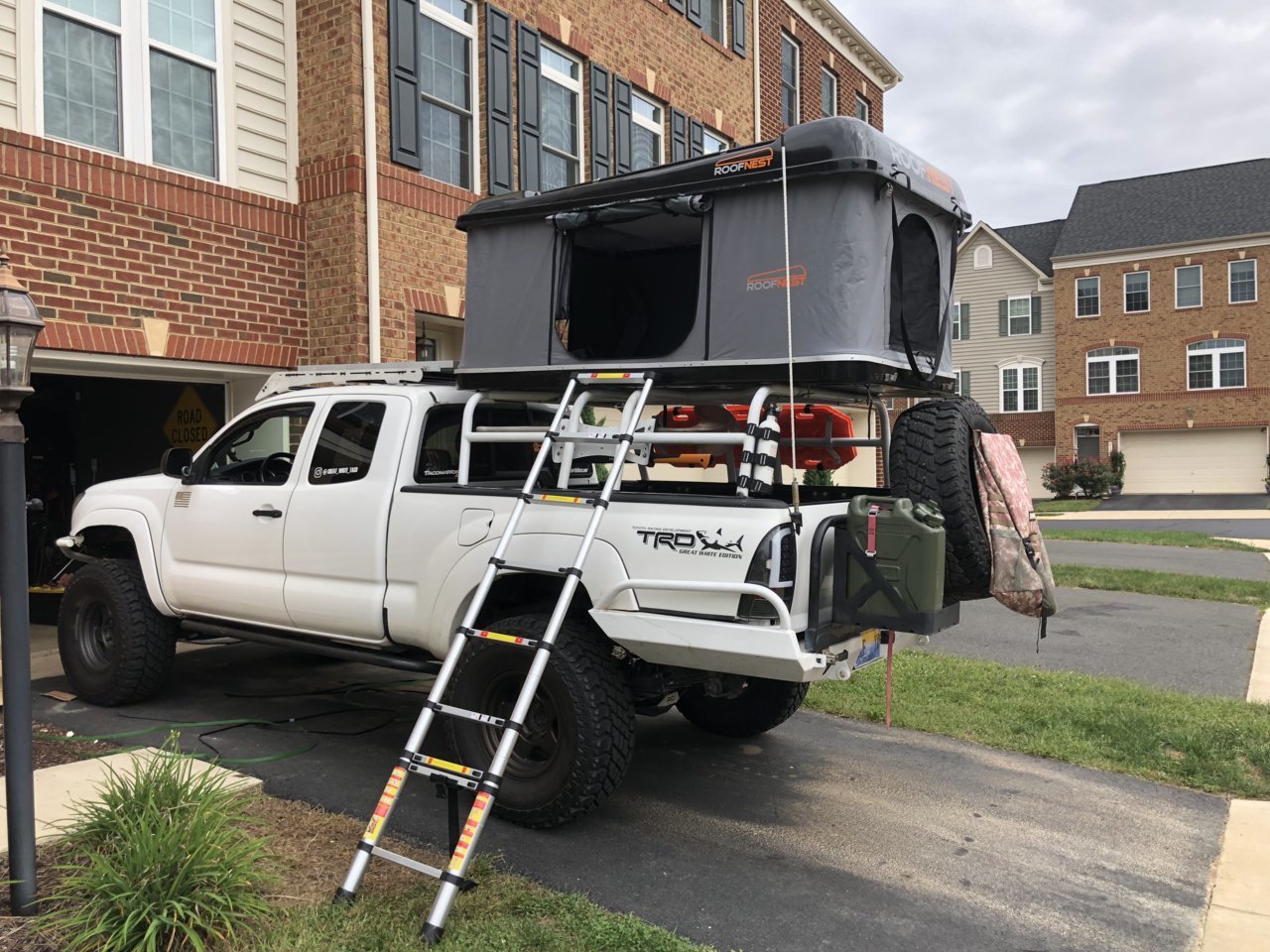 Photos Of Tacomas With Bed Rack Mounted Hard Shell Roof Top Tents
