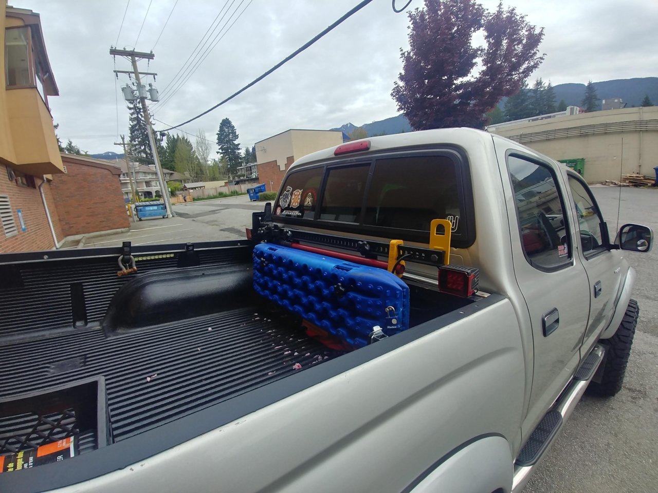 BEDMOUNT.jpg