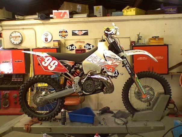 bike2_de8f17fd89f11b3bd1c3a82a71c51a69c006d904.jpg