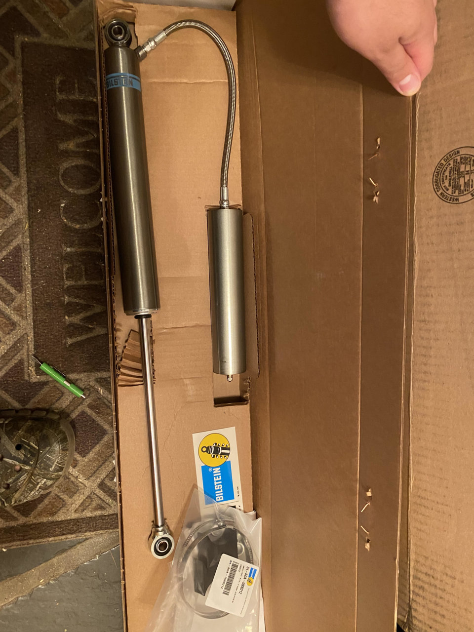 bilstein 7100 outside box..jpg