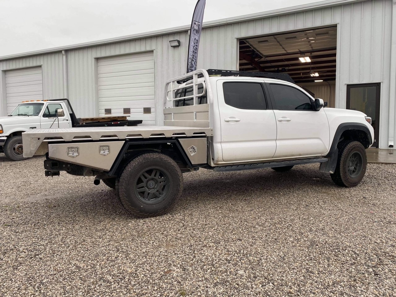 Ute Tray & Flatbed Tool Boxes - Summit Expedition Trucks - SET Overland Ltd.