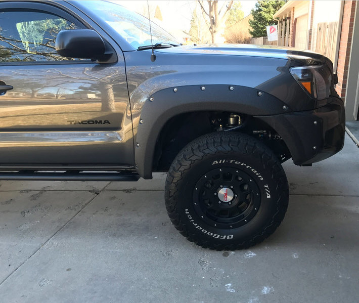 Black wheels 1.jpg