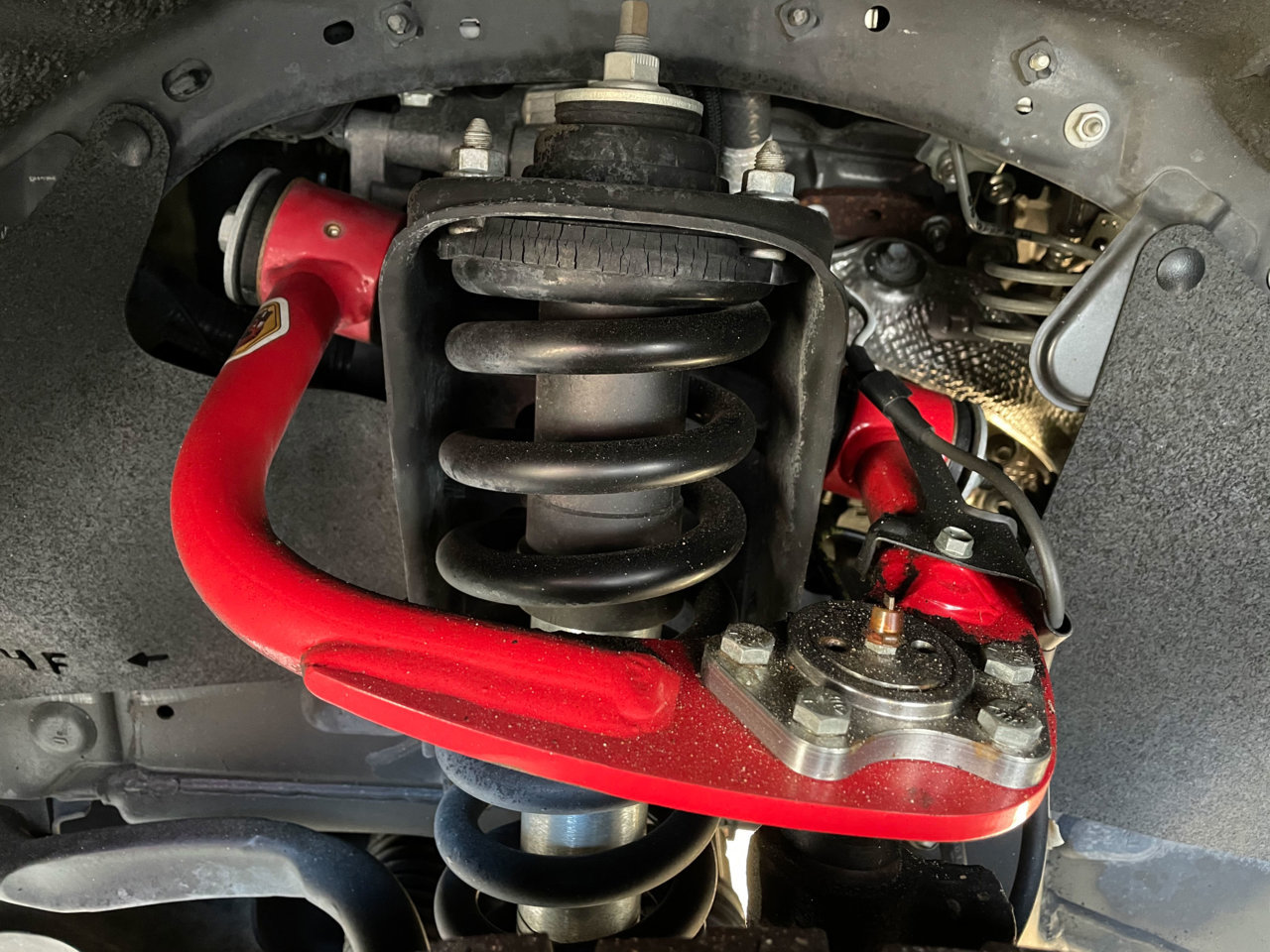 BlackMingo-suspension_01.jpg